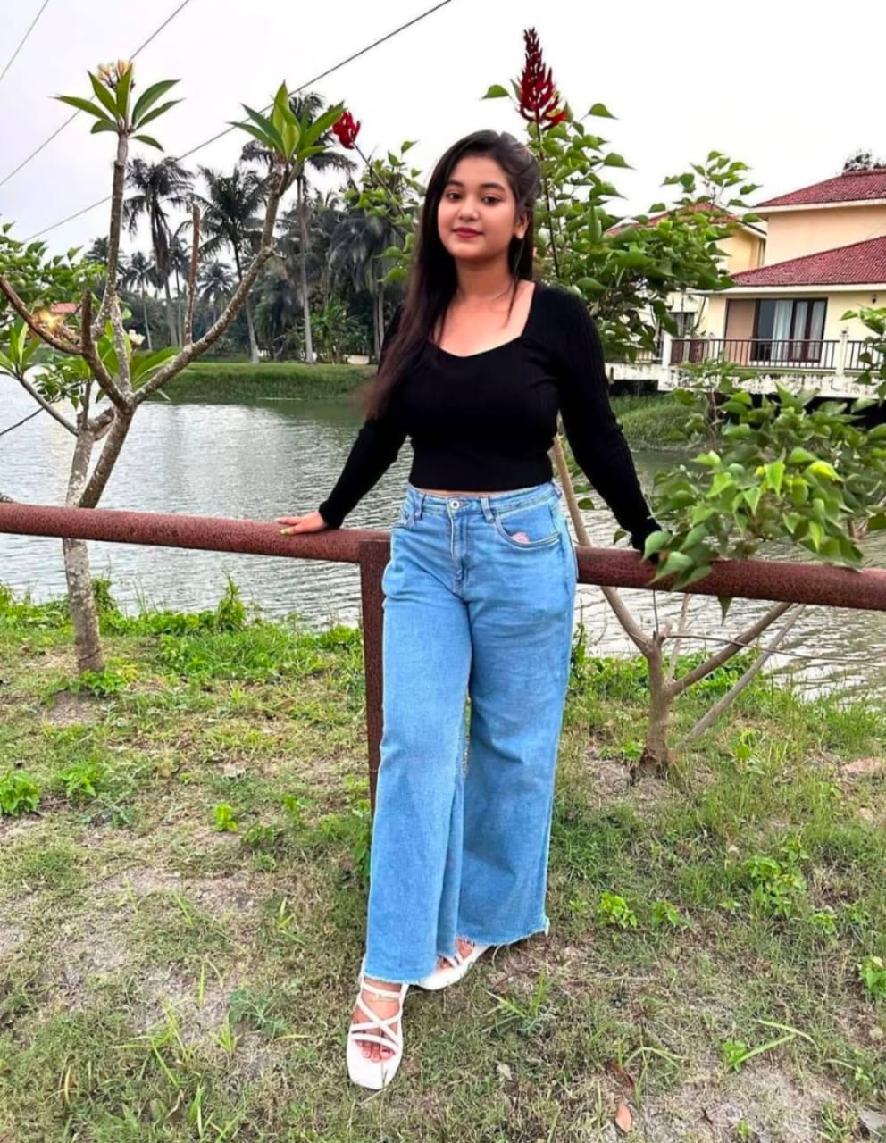 Myself rukshana hot sexy curvy girl full satisfaction
