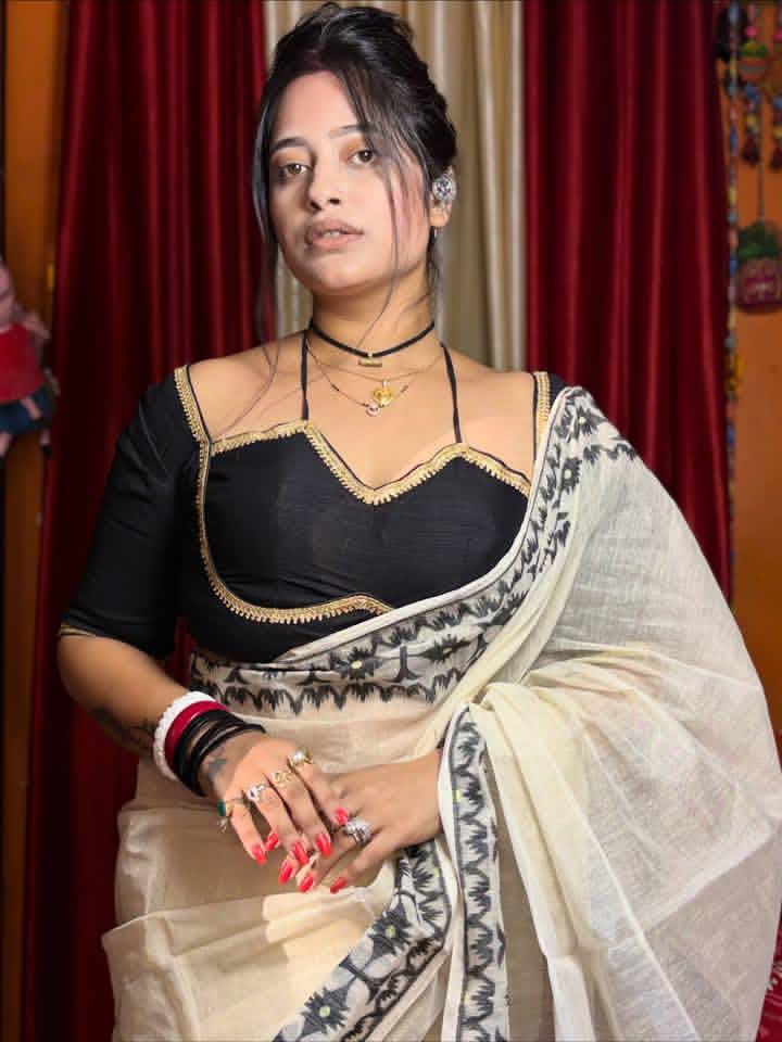 Ahmedabad escort service cash payments