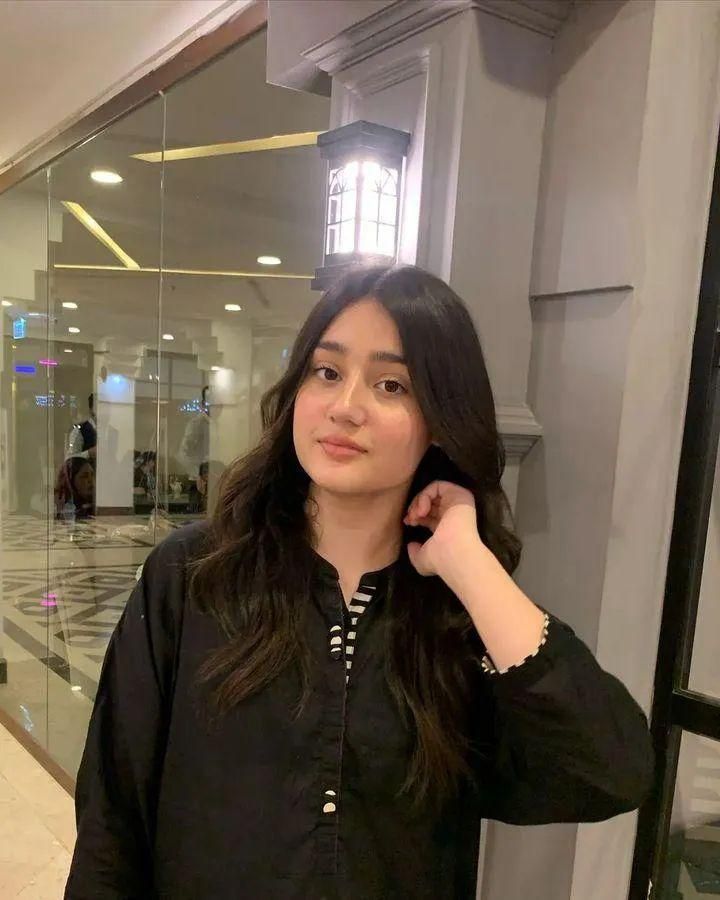 Independence girl Kavya Sharma people can....