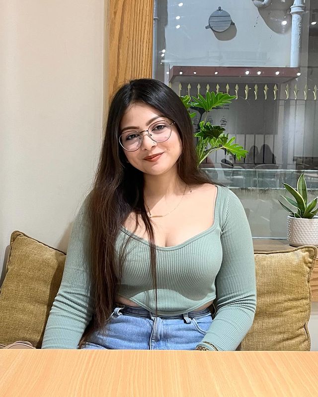 Nashik road myself kajal low price vip model full satisfied and trusted service available