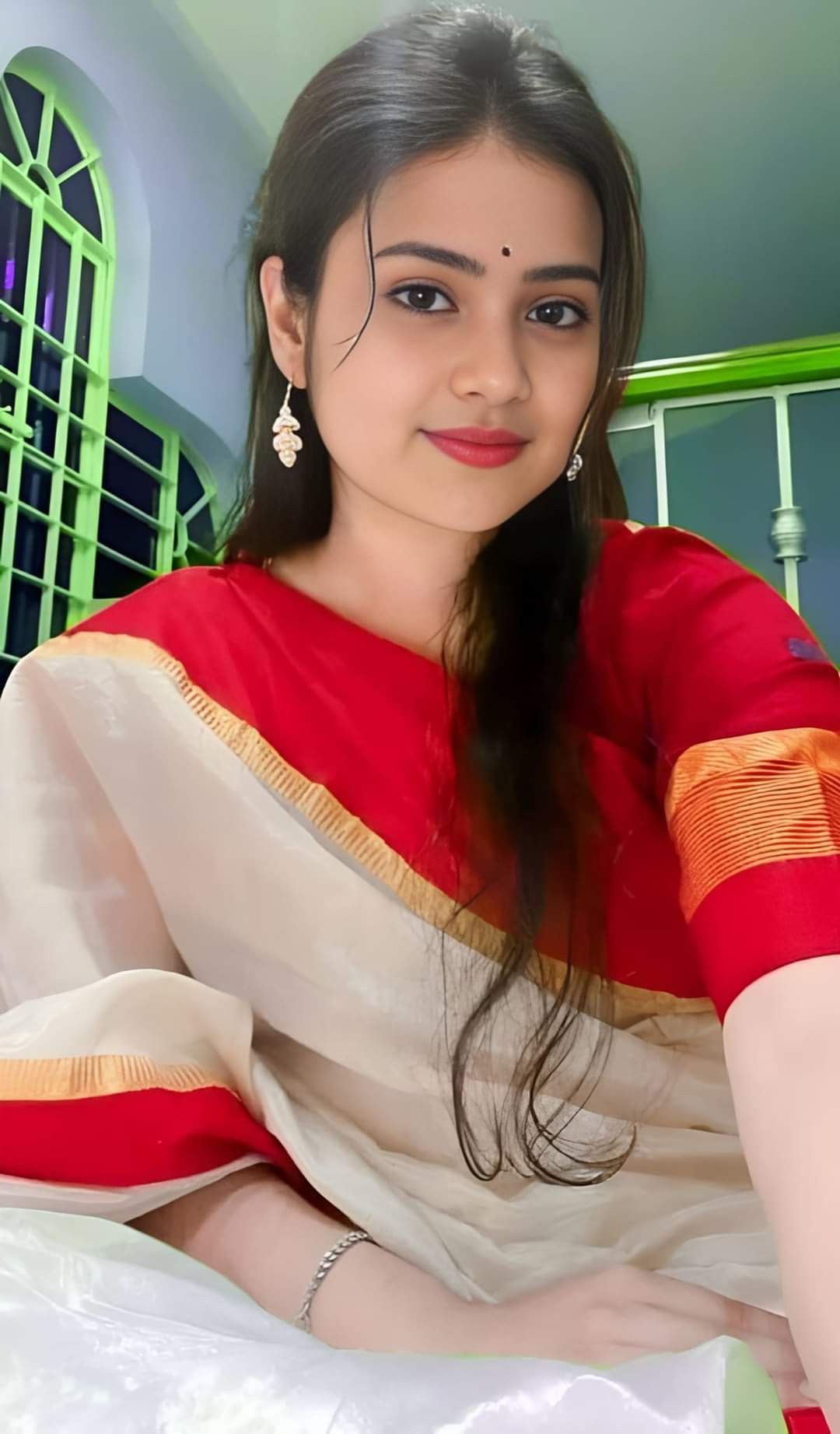 Find your ideal female companion through Russian call girls in Noida.