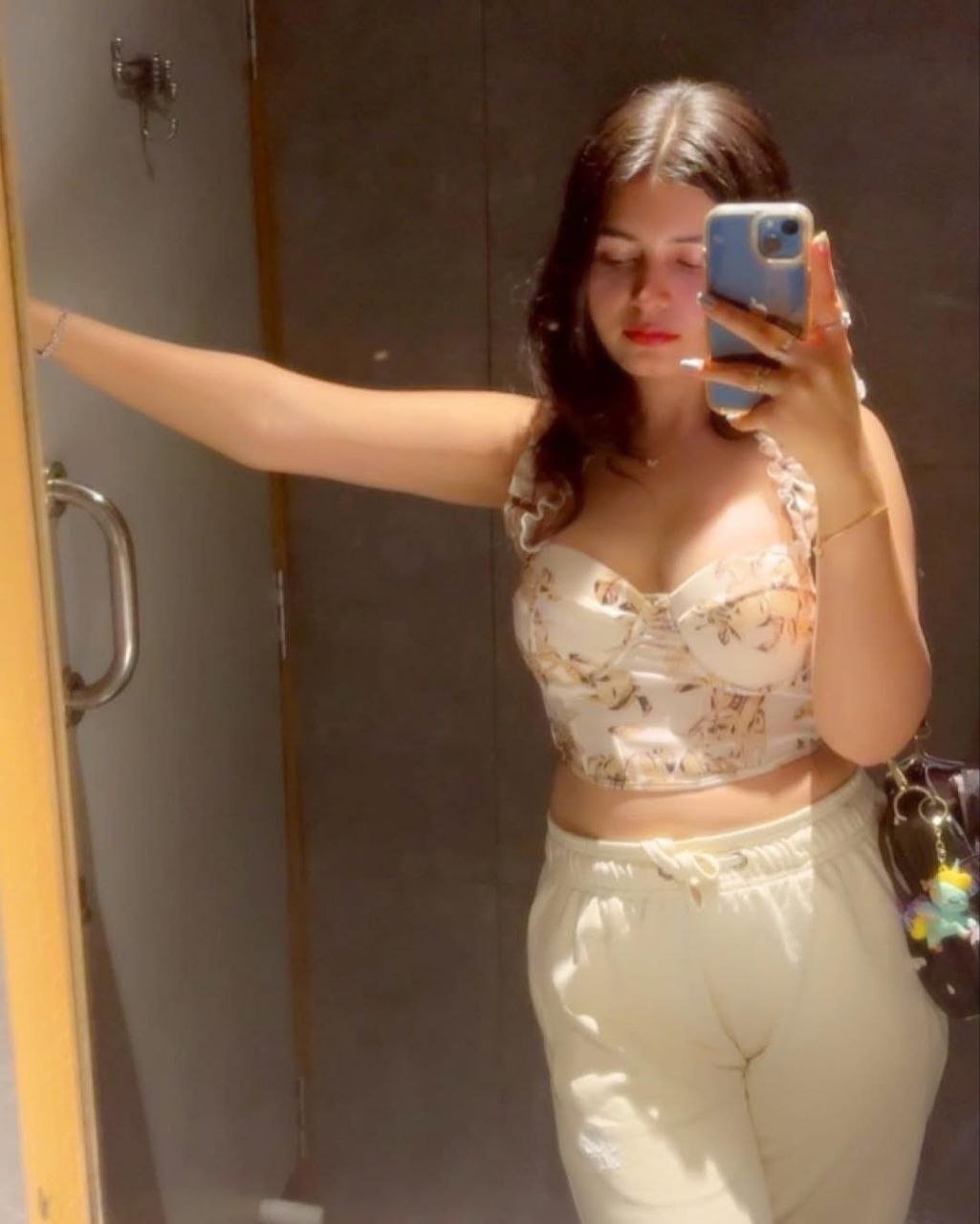 Madhapur Most Genuine Price Hand Case Payment Only New Unique Hiiii Profile Modal Girls